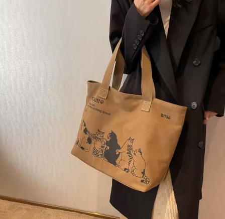 SPACIOUS PRINTED CANVAS TOTE