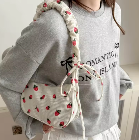 MINIMALIST STRAWBERRY CURDORUY HANDBAG